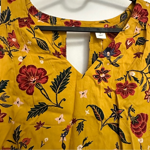 Old Navy Brand new Shirt - Picture 3 of 4